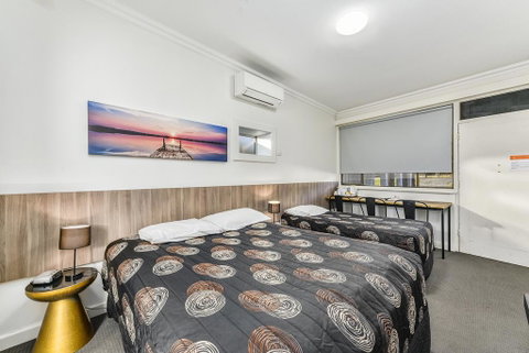 Rest Motels - Accommodation Noosa 1