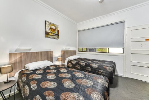 Rest Motels - Accommodation Noosa 0