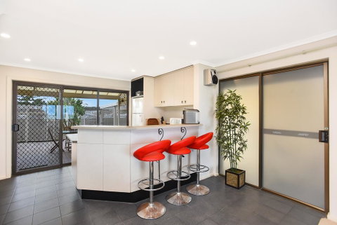 Right On The Beach @ Moana - Accommodation Noosa 3