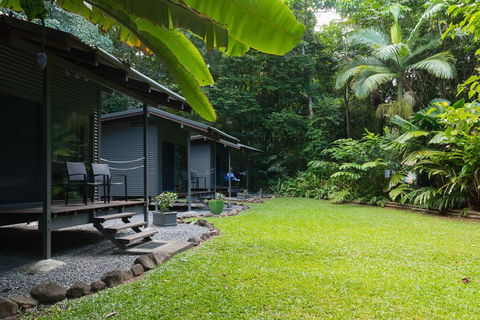 Safari Lodge - Accommodation Noosa 0