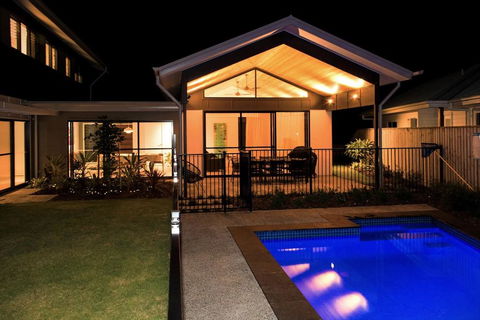 Salty Lark Beach House - Accommodation Noosa 2