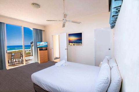 Sandcastles On Currumbin Beach - Accommodation Noosa 2