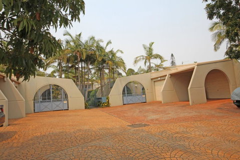 Santa Barbara - Accommodation Noosa 0