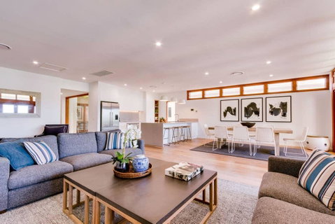 Sapphire Seas Beach House - Accommodation Noosa 1