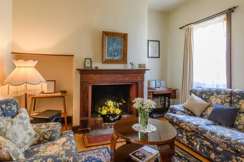 Sargeants & Armoury Cottages 1823 - Accommodation Noosa 0
