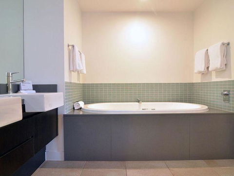 Sea Temple Port Douglas Swim Out Two Bathrooms - Direct Pool Access - Accommodation Noosa 3