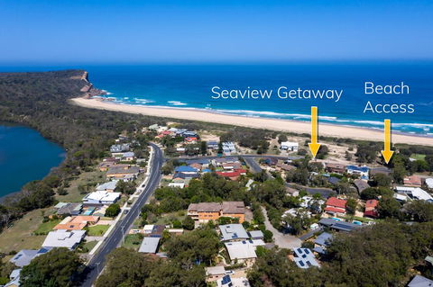 Seaview Getaway - Accommodation Noosa 2
