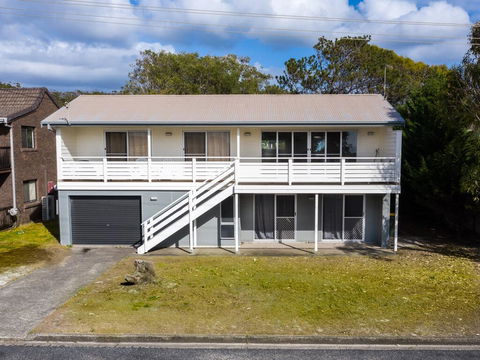 Seaview Getaway - Accommodation Noosa 0