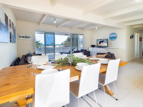 Seaview Getaway - Accommodation Noosa 3
