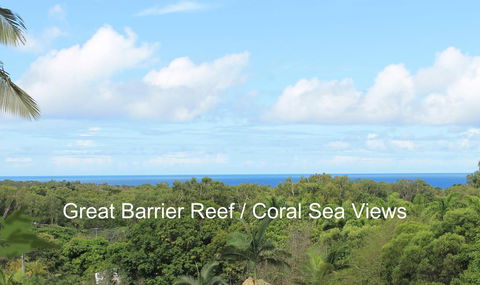 SEAVIEWS Oak Beach - Accommodation Noosa 0