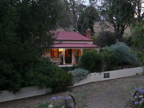 Sinnamons Cottage - Accommodation Noosa 0