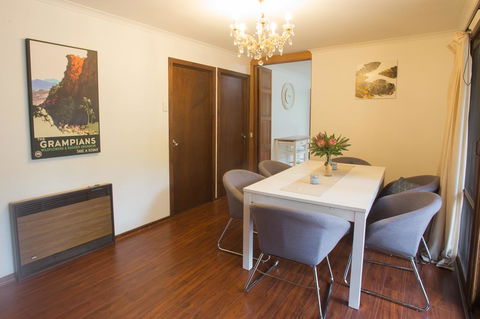 Six Seasons - Halls Gap - Accommodation Noosa 0
