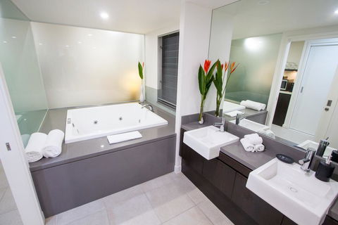 Solitudes Studio @ Sea Temple - Accommodation Noosa 2