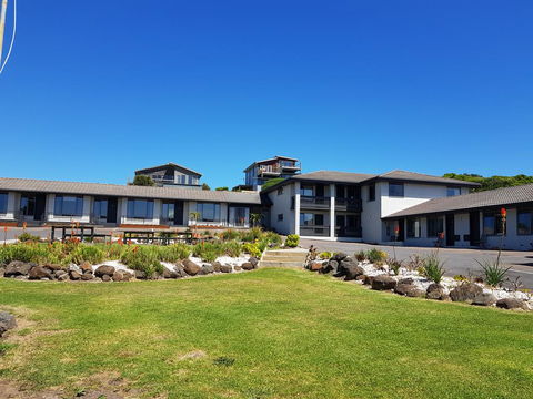 Southern Ocean Motor Inn - Accommodation Noosa 2