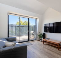 Spacious 2 Bedroom Inner City Townhouse with Private Rooftop