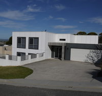 Spectacular Holiday Living - Accommodation Noosa