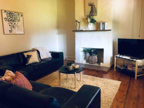 Stanton House, Central,Pets Welcome,Free WiFi&Breakfast! - Accommodation Noosa 2
