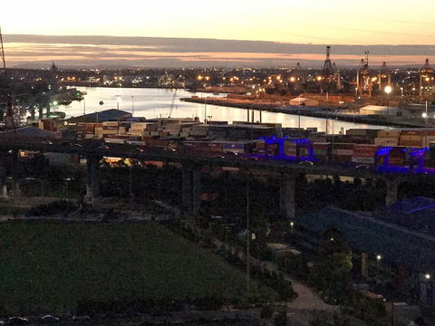 StayCentral Docklands Delight - Accommodation Noosa 2