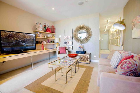 Stylish 1 Bedroom Apartment Amazing City Views - Accommodation Noosa 2