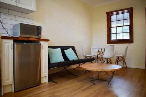 Stylish Cute Cottage In McMahons Point - Accommodation Noosa 0