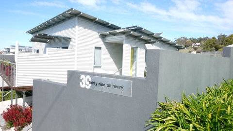Stylish Holiday Unit - Accommodation Noosa 0