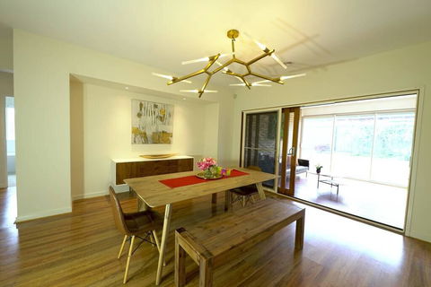 Stylish Luxe House For Big Group Near Shopping Center - Accommodation Noosa 3