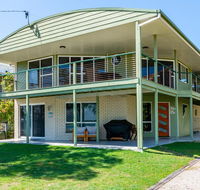 Sunsets from your front patio - Sylvan Beach Esp Bellara - Accommodation Noosa