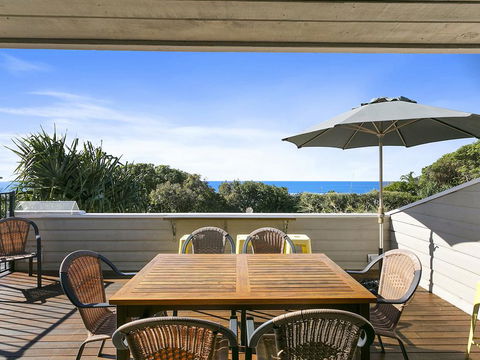 Sunshine Beach Serenity And Pet Friendly ! 9 Seaview Terrace, Sunshine Beach, QLD 4567 - Accommodation Noosa 0