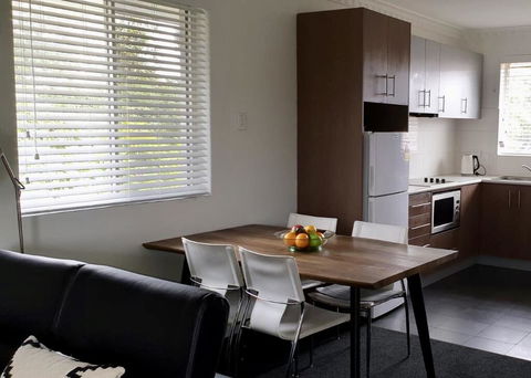 Superb 2 BR Apartment Minutes To CBD- Cen8 - Accommodation Noosa 1