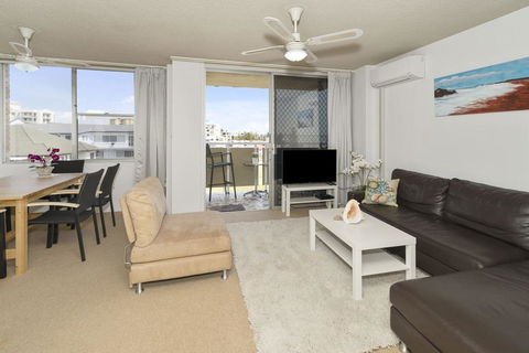 Tasman Towers - Unit 13 - Accommodation Noosa 3