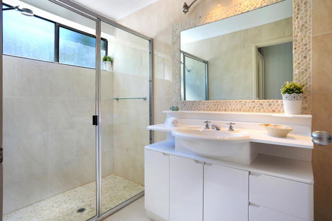 Tea Trees - Accommodation Noosa 3