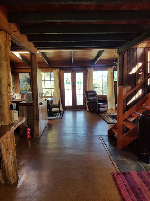 Whispering Hills Retreat - Accommodation Noosa 11