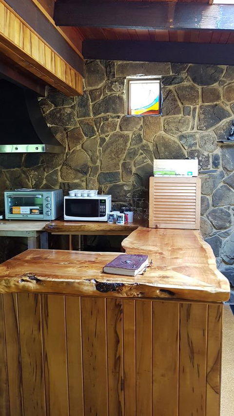 Whispering Hills Retreat - Accommodation Noosa 8