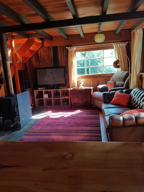 Whispering Hills Retreat - Accommodation Noosa 10