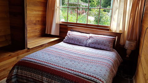 Whispering Hills Retreat - Accommodation Noosa 3