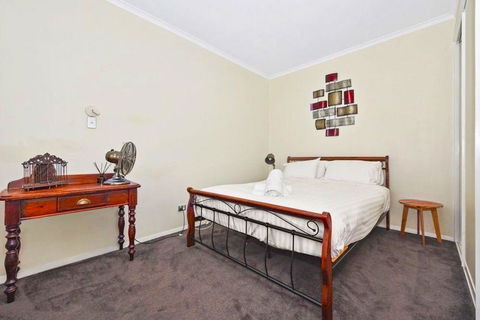 Launceston CBD Abode - Accommodation Noosa 7