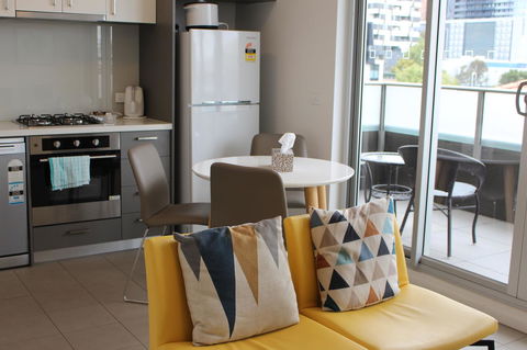 Poplar Box Hill Apartment - Accommodation Noosa 2