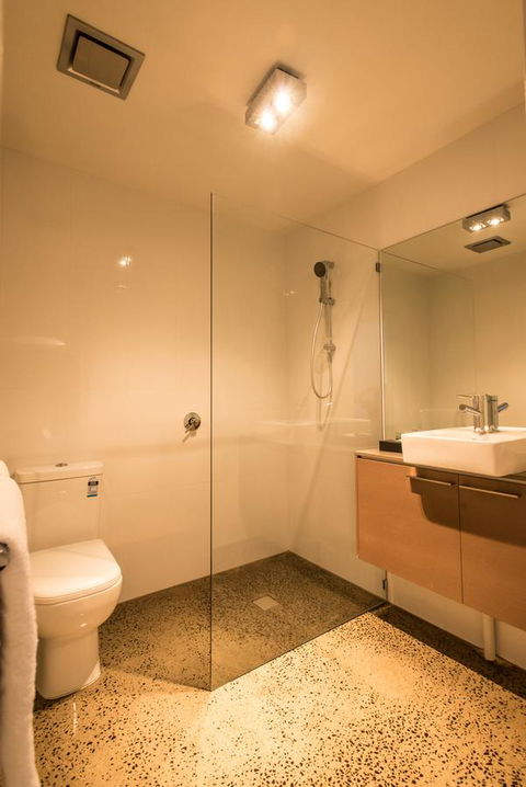 The Waverley International Hotel - Accommodation Noosa 38