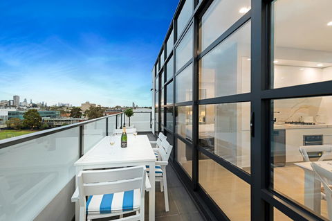 The Hamptons Apartments - St Kilda - Accommodation Noosa 7