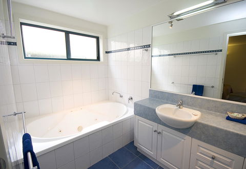 Anchorage Motel & Villas Lorne - Accommodation Noosa 12