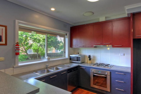 Jacaranda House - Accommodation Noosa 4