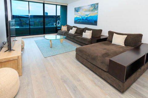 Waterfront Melbourne Apartments - Accommodation Noosa 13