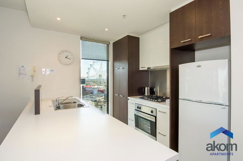 AKOM AT Docklands - Accommodation Noosa 14