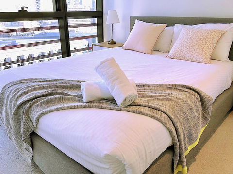 Pride Docklands Waterfront Apartment City View - Accommodation Noosa 41