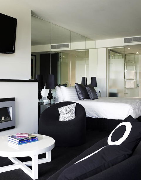 The Cullen Melbourne - Art Series - Accommodation Noosa 26