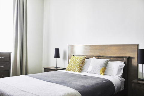 Plough Hotel - Accommodation Noosa 0