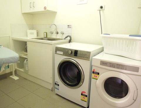 Plough Hotel - Accommodation Noosa 29