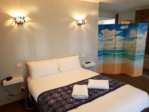 Tropicana Motor Inn - Accommodation Noosa 2