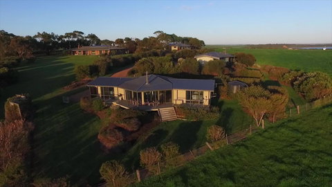 Limosa Rise - Accommodation Noosa 24