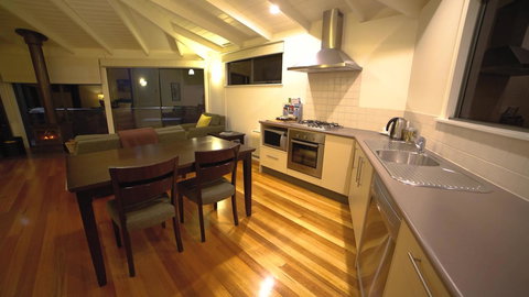 Limosa Rise - Accommodation Noosa 6